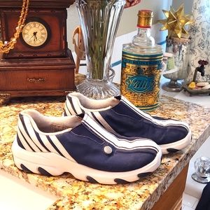 K Swiss leather athletic shoe 7.5 blue and white